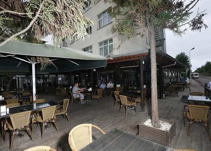 לינה וארוחת בוקר Farabi *